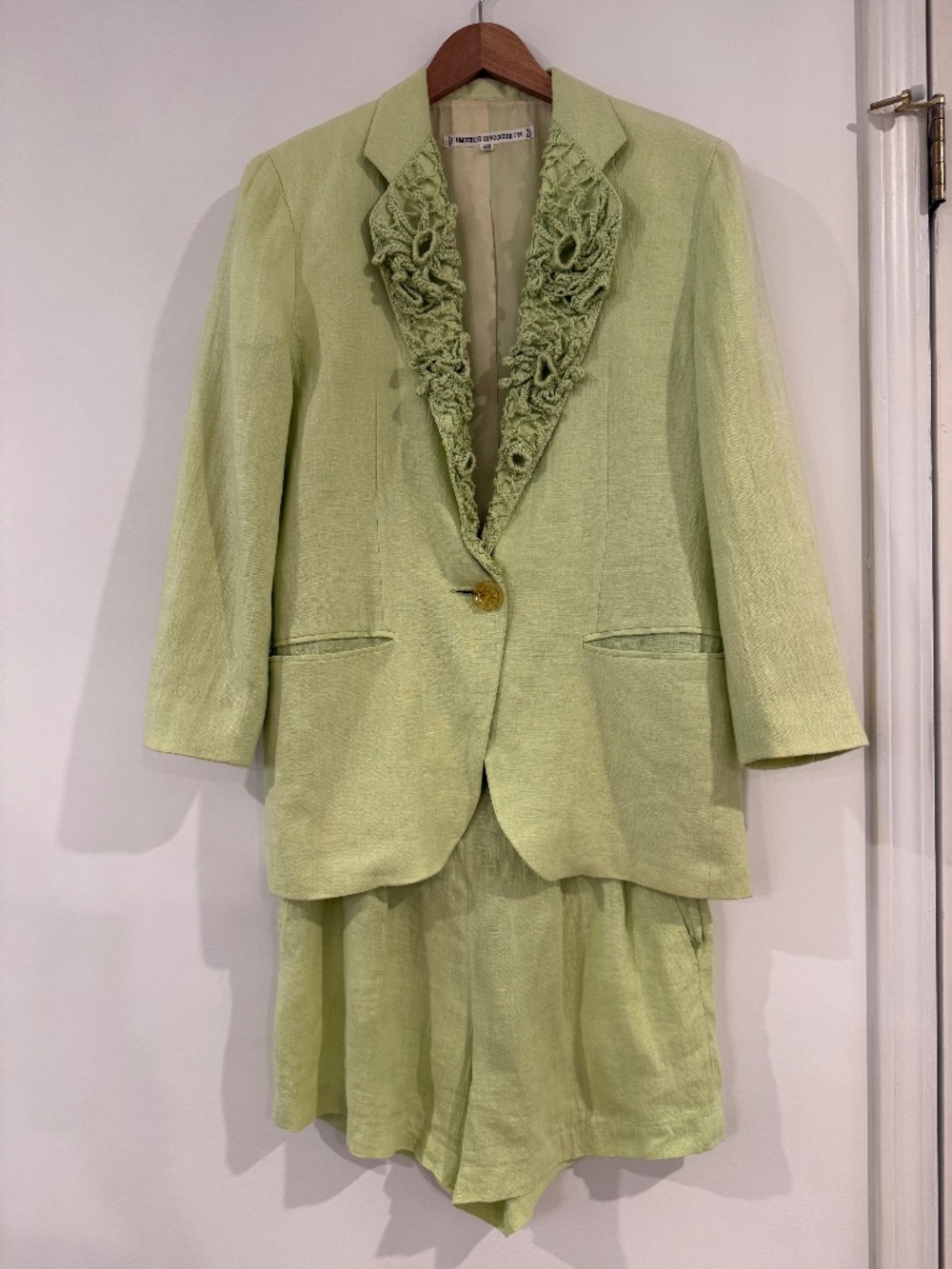 Umberto Ginochietti pastel green matching blazer & shorts, made in Italy, EU 40.